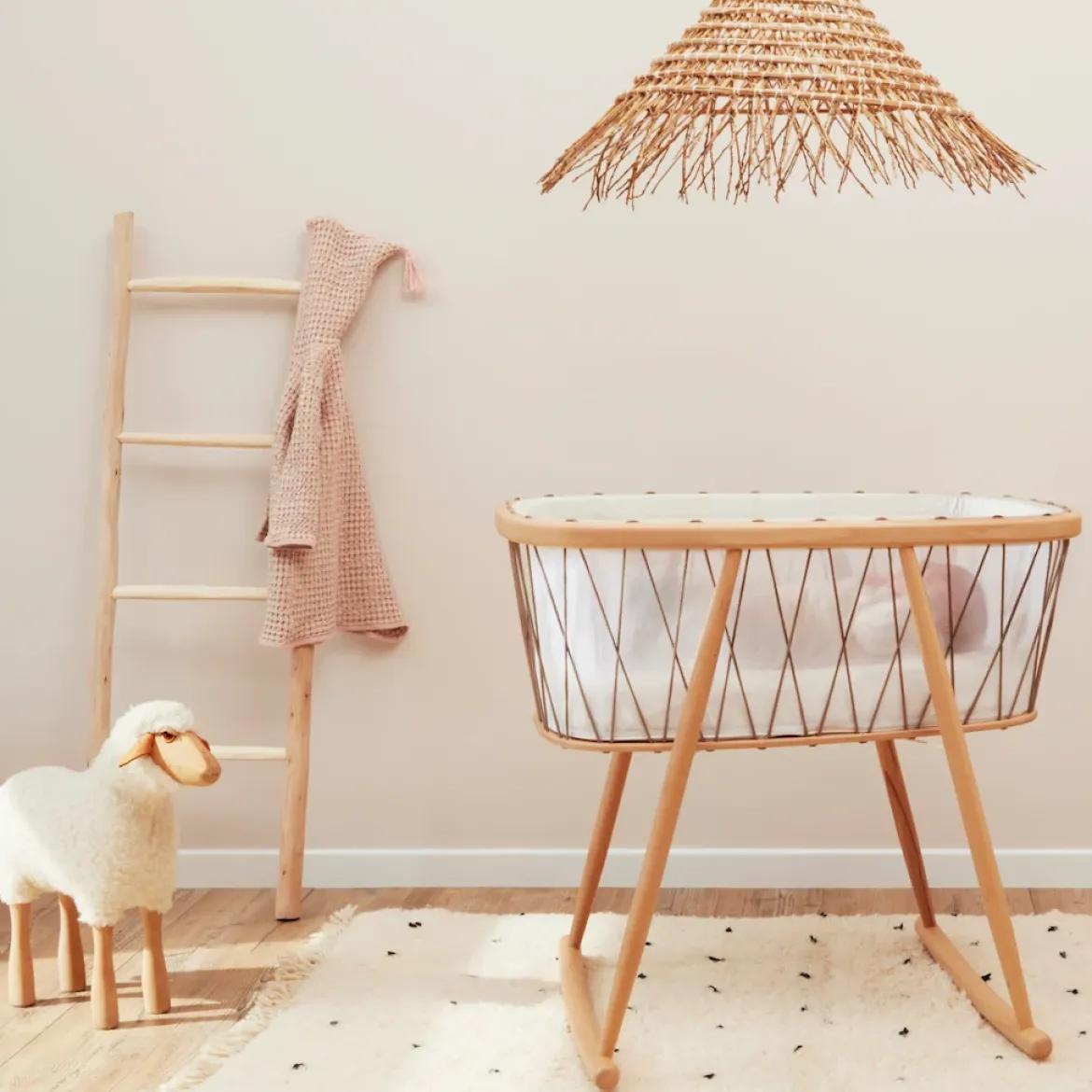 Babywiege KUMI inkl. Matratze | Schnüre in Braun