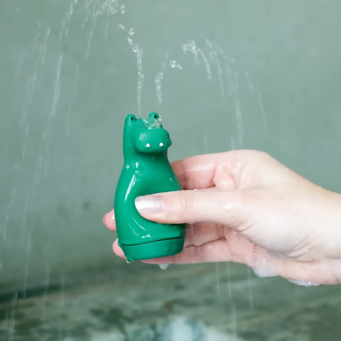 Badespielzeug Spritztiere | Mrs. Elephant & Mr. Crocodile
