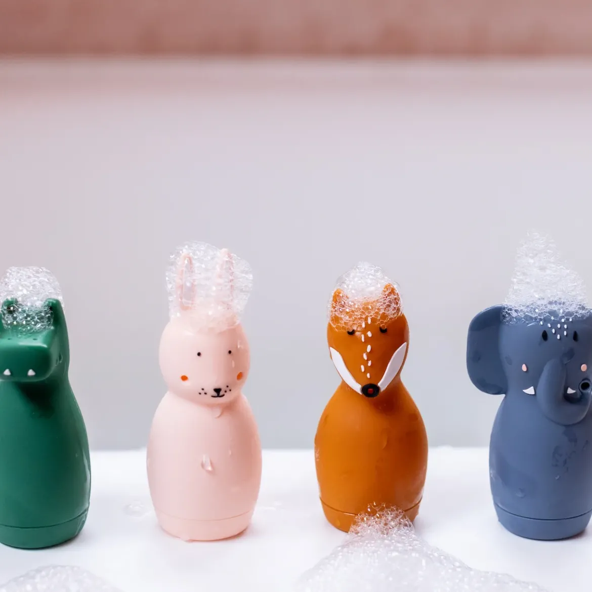 Badespielzeug Spritztiere | Mrs. Elephant & Mr. Crocodile