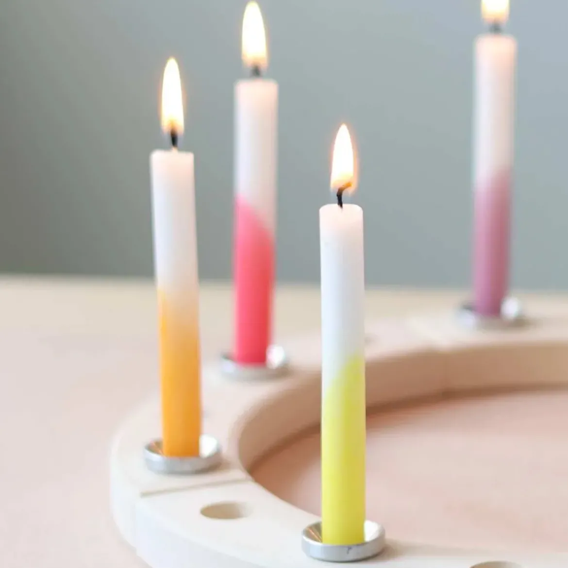Grimm's Festtags-Kerzen Dip-Dye | Regenbogen
