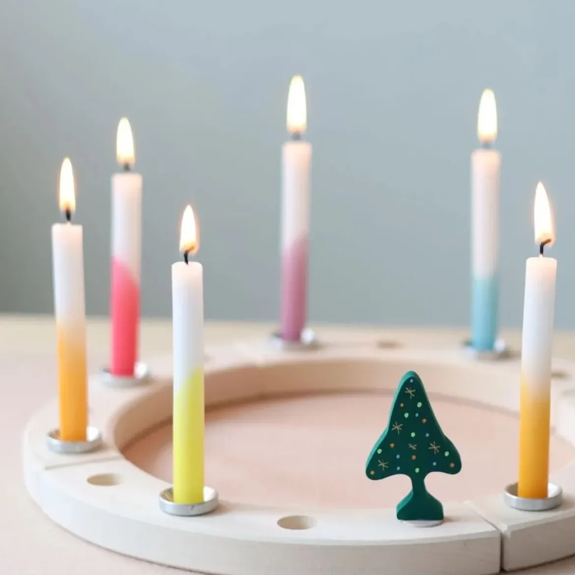 Grimm's Festtags-Kerzen Dip-Dye | Regenbogen