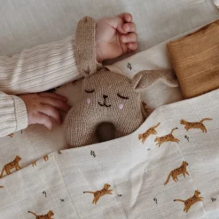 Rassel aus Baby-Alpakawolle | Hase sandfarben
