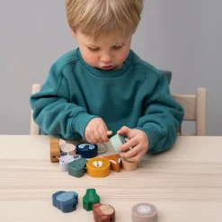 Schnürspielzeug mit Tieren aus FSC®-Holz