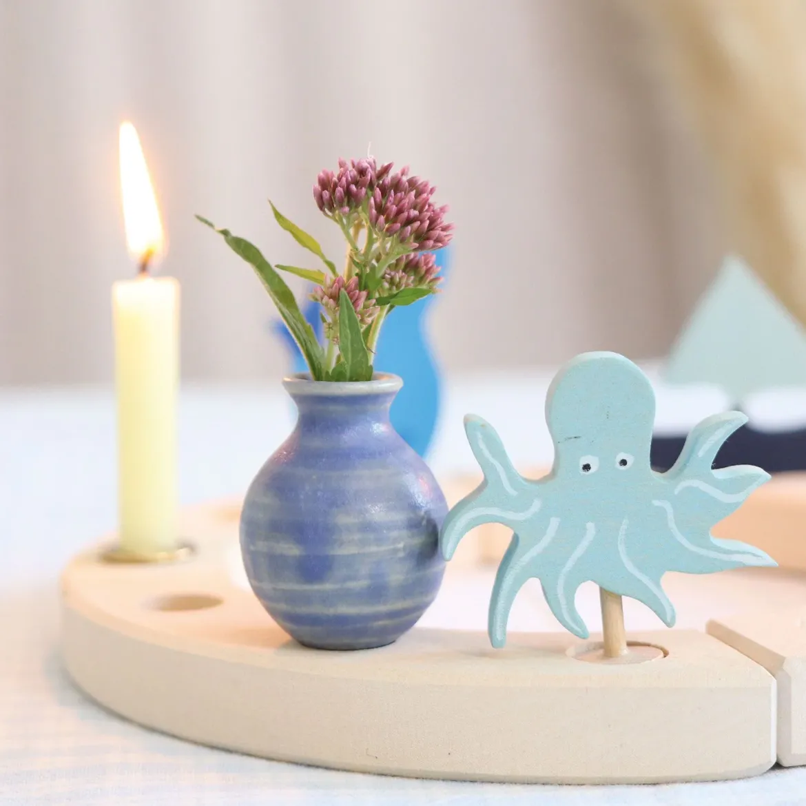 Stecker | Blaue Vase